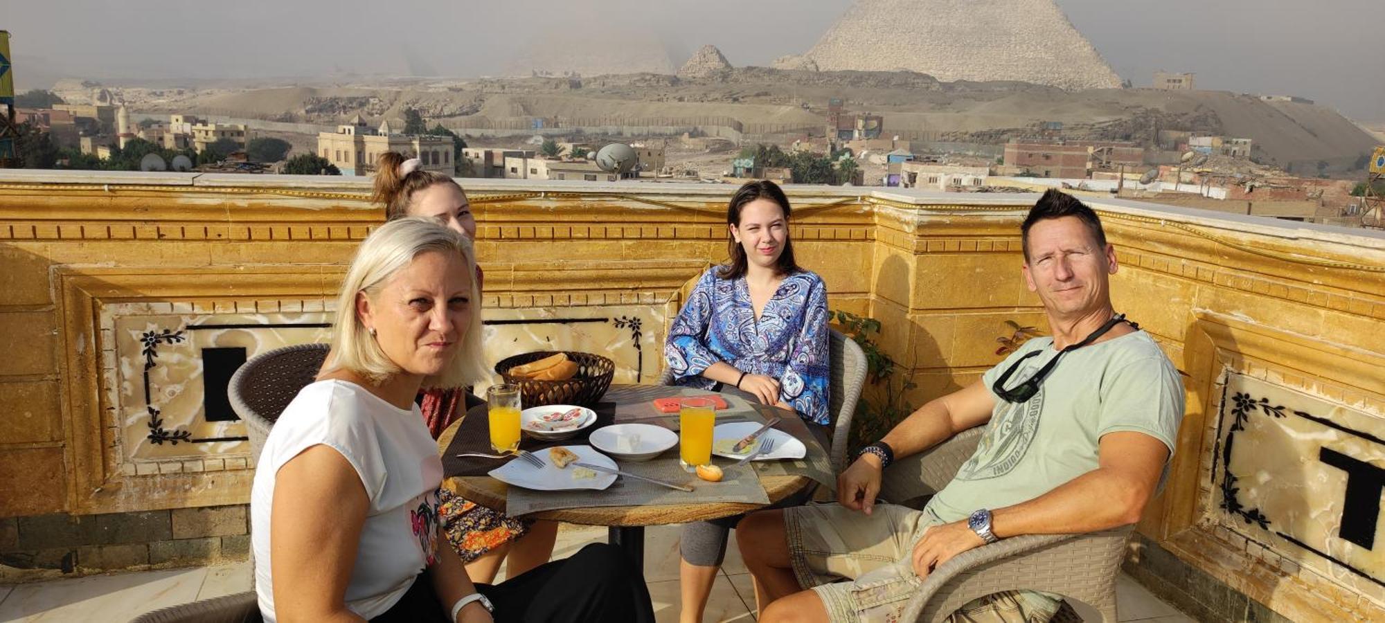 Pyramids Kingdom - Guest House Kafret el-Gabal Exteriér fotografie